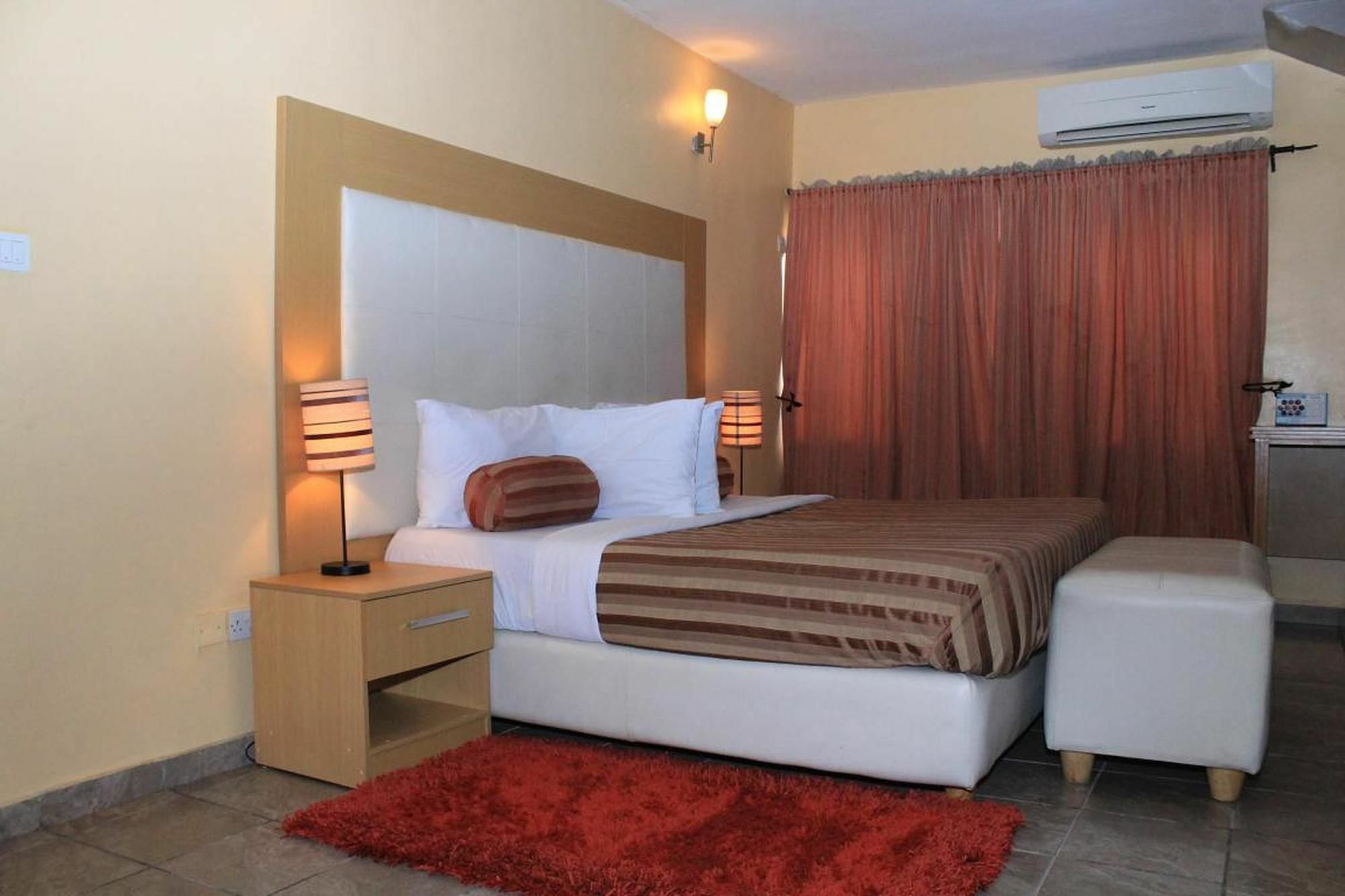 Chateux De Atlantique Hotel Aliayabiagba ภายนอก รูปภาพ