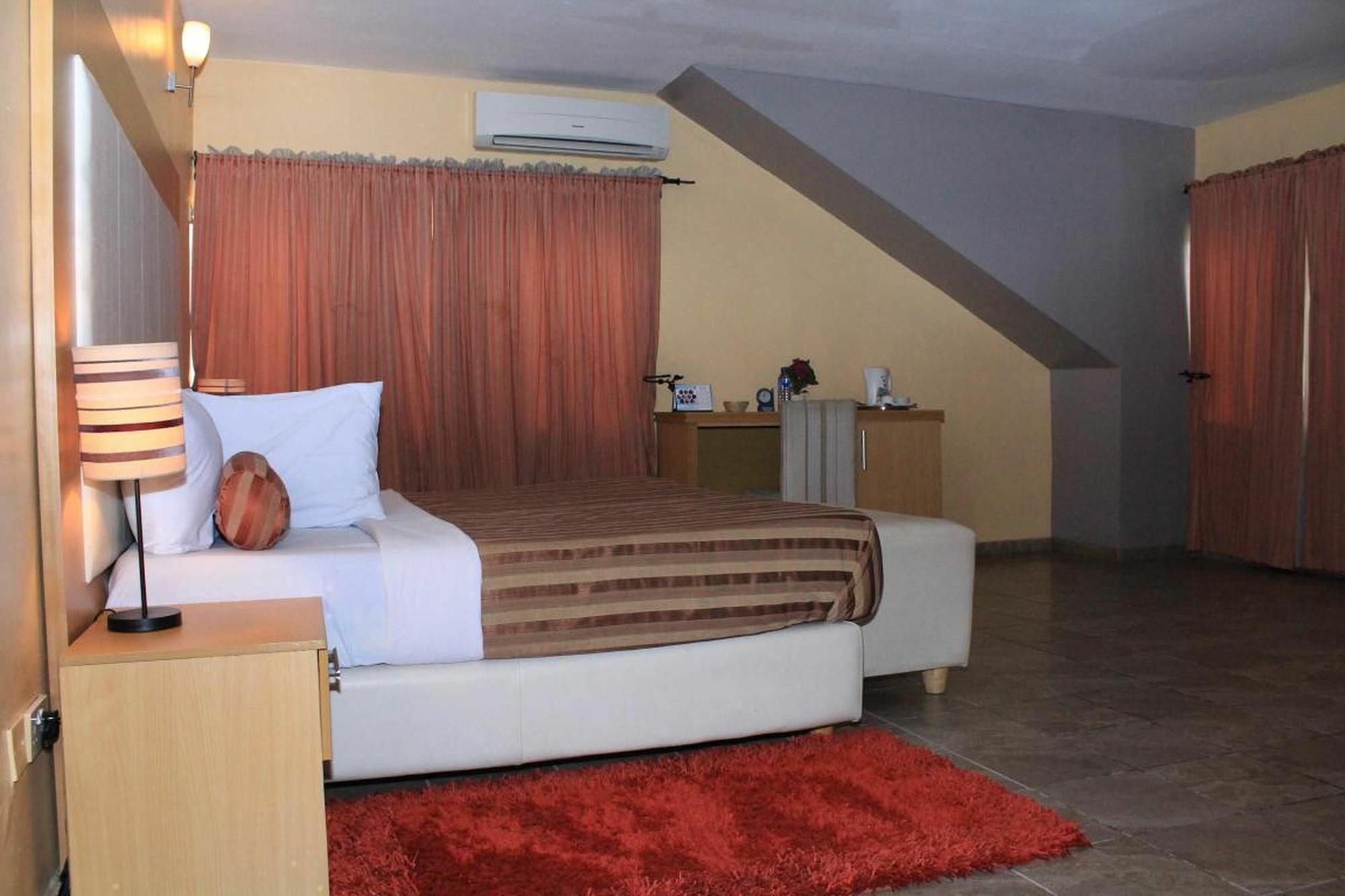 Chateux De Atlantique Hotel Aliayabiagba ภายนอก รูปภาพ